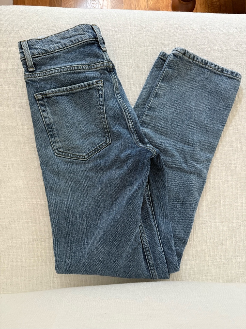 Banana Republic High-Rise 90s Straight Jean - medium light wash